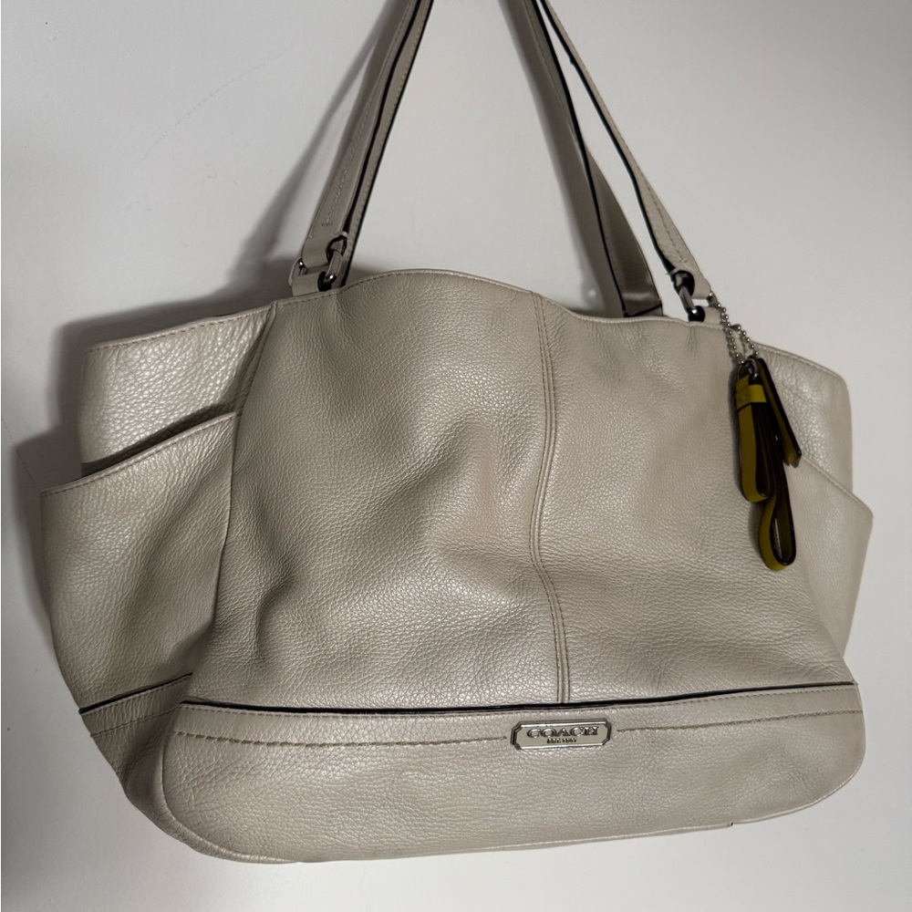 COACH Park Leather CARRIE Tote F23284 Parchment Great Cond. Soft Pebbled Leather